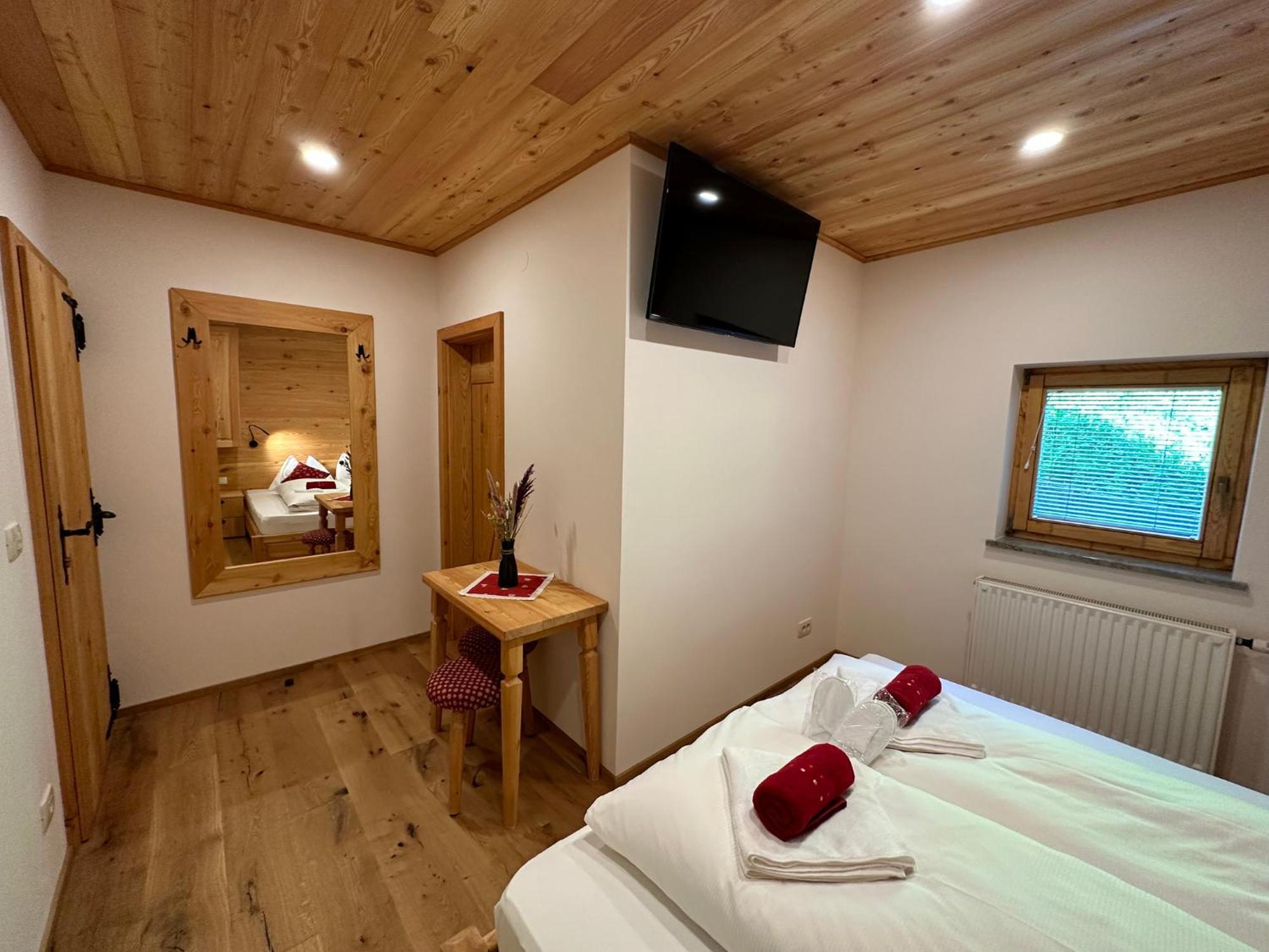Hotel Surc Kranjska Gora Esterno foto