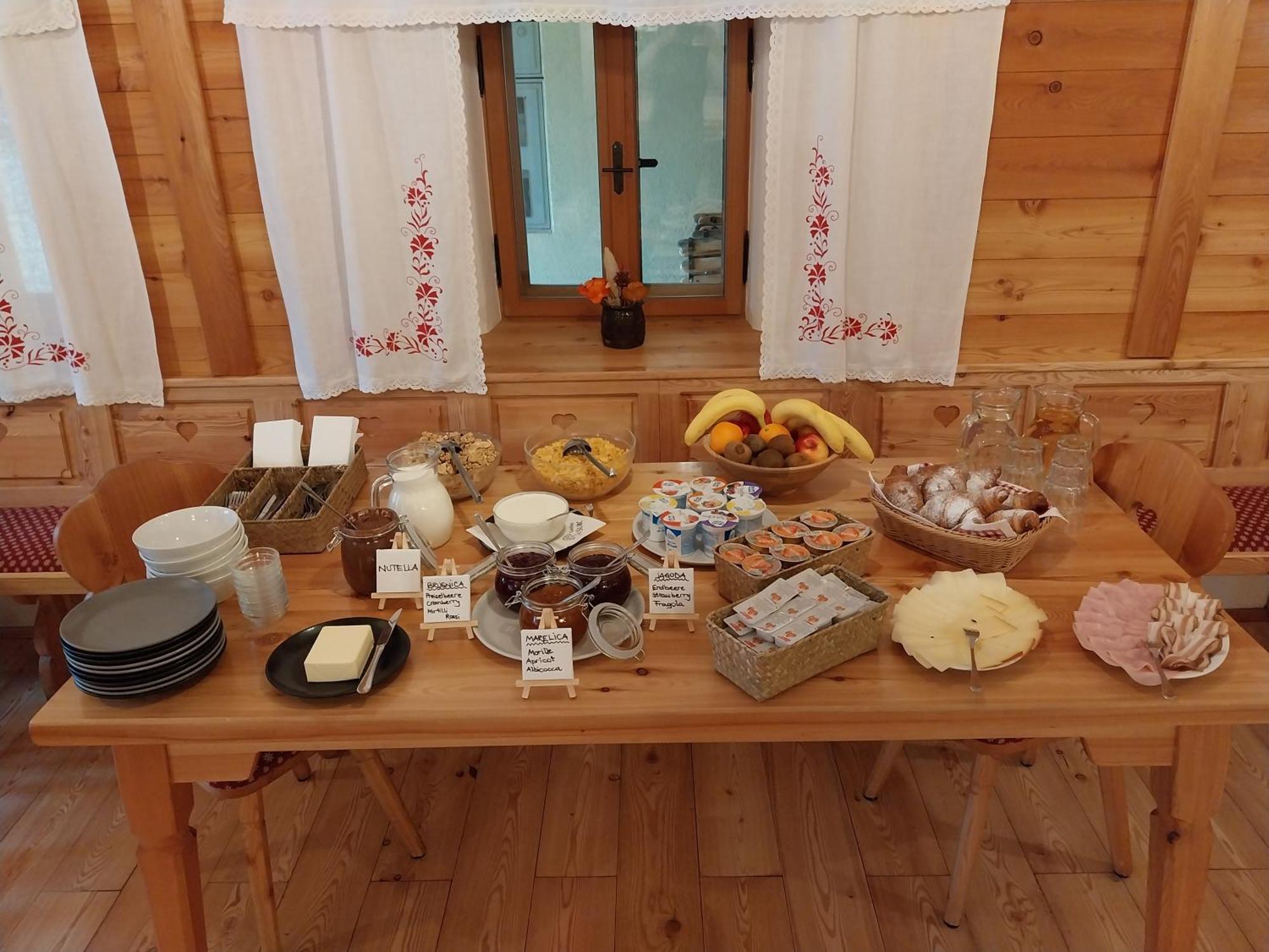Hotel Surc Kranjska Gora Esterno foto