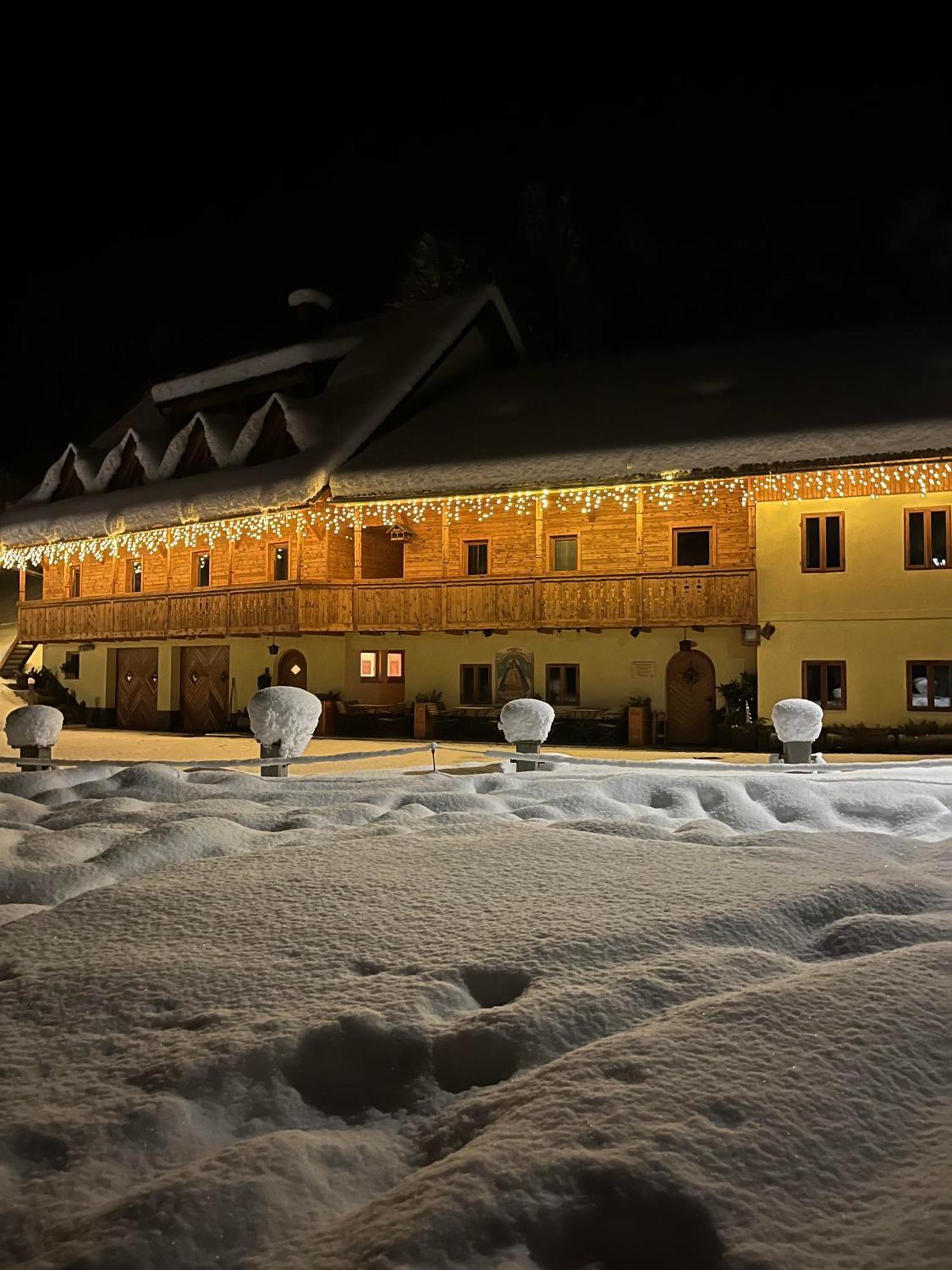 Hotel Surc Kranjska Gora Esterno foto