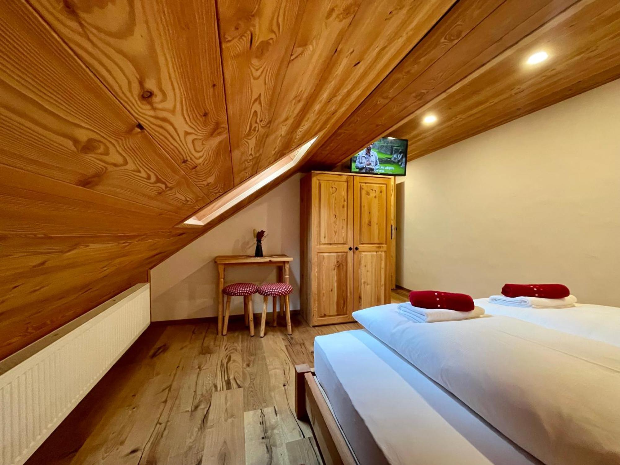 Hotel Surc Kranjska Gora Esterno foto