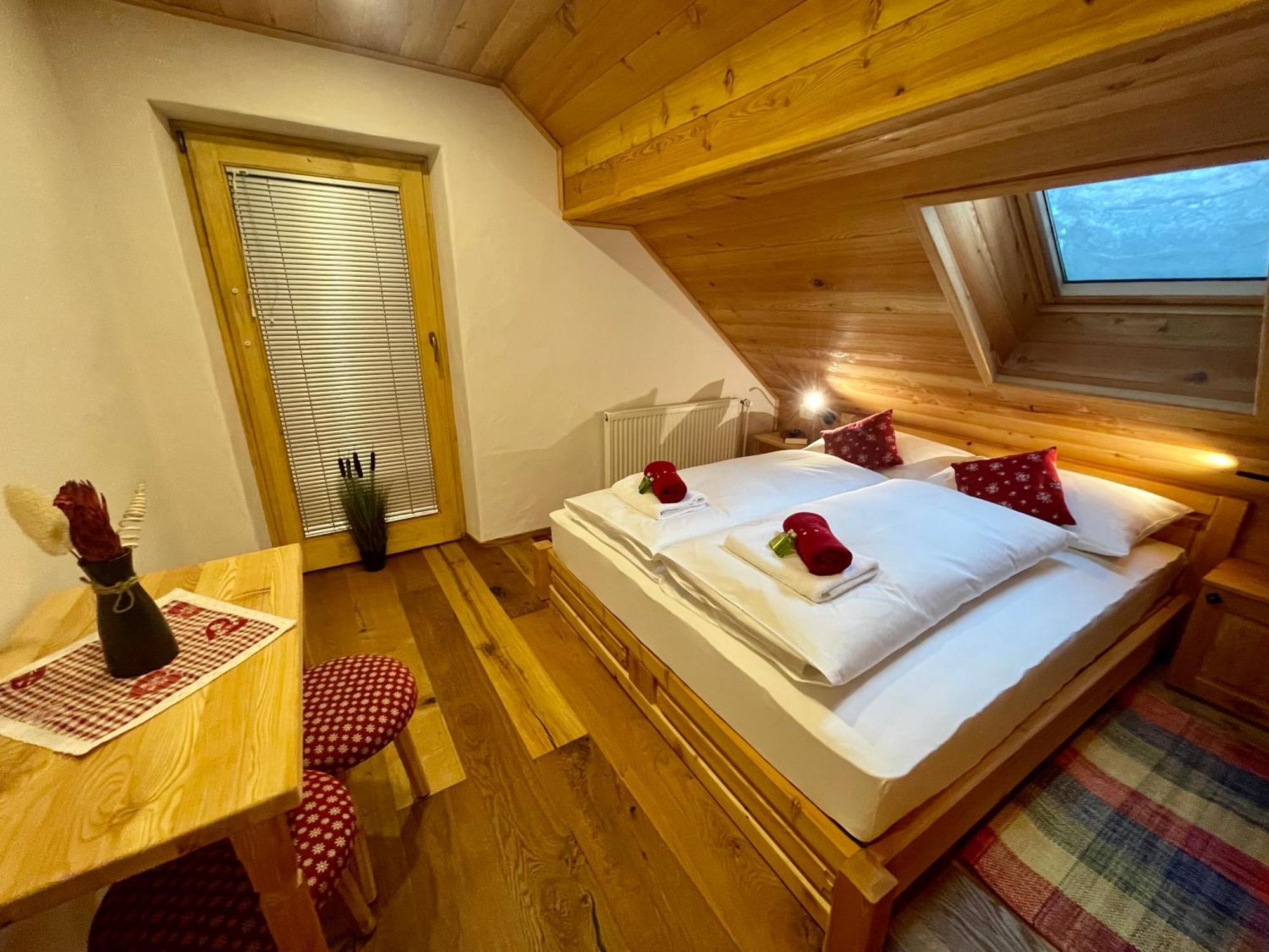 Hotel Surc Kranjska Gora Esterno foto