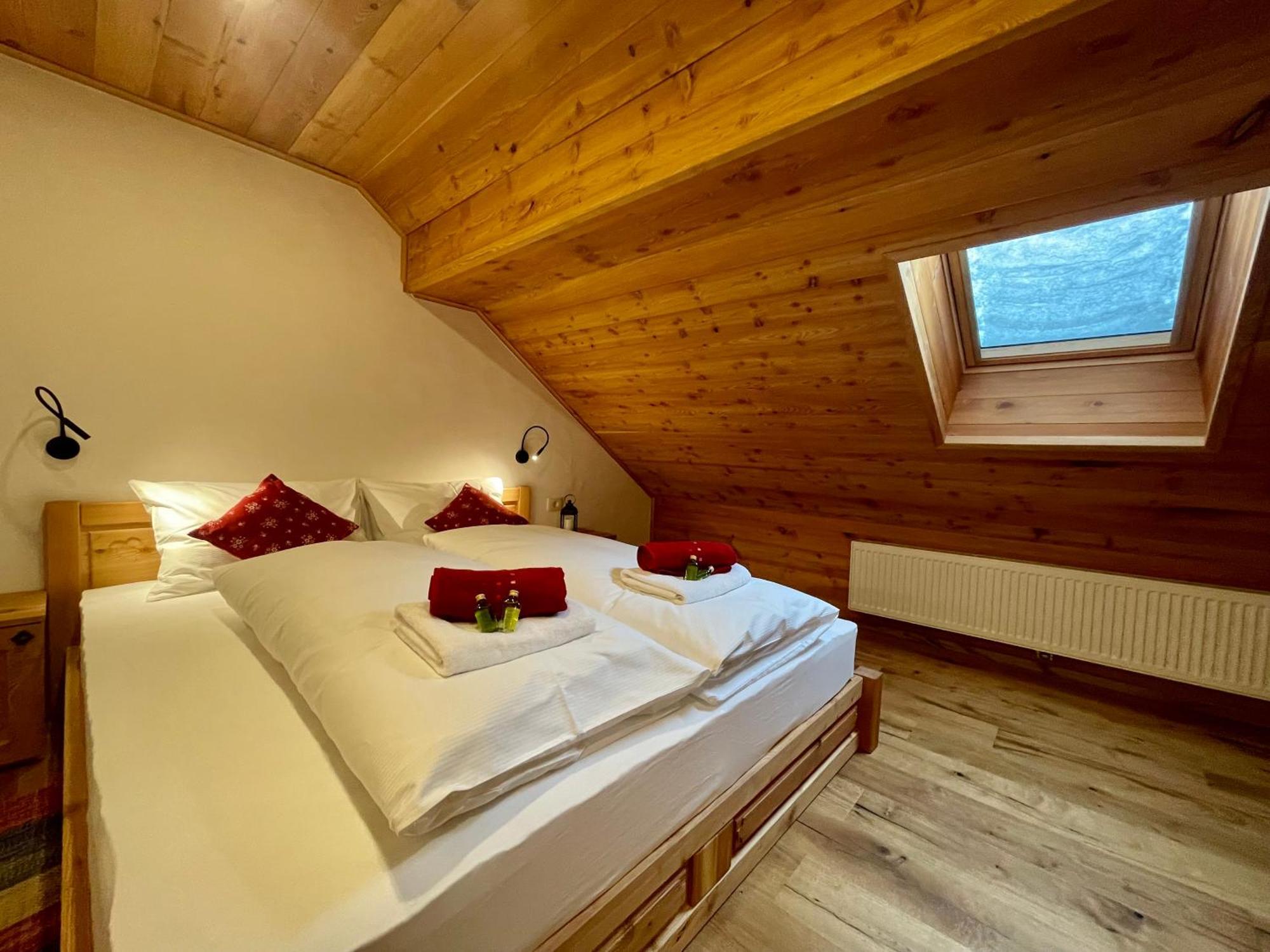 Hotel Surc Kranjska Gora Esterno foto