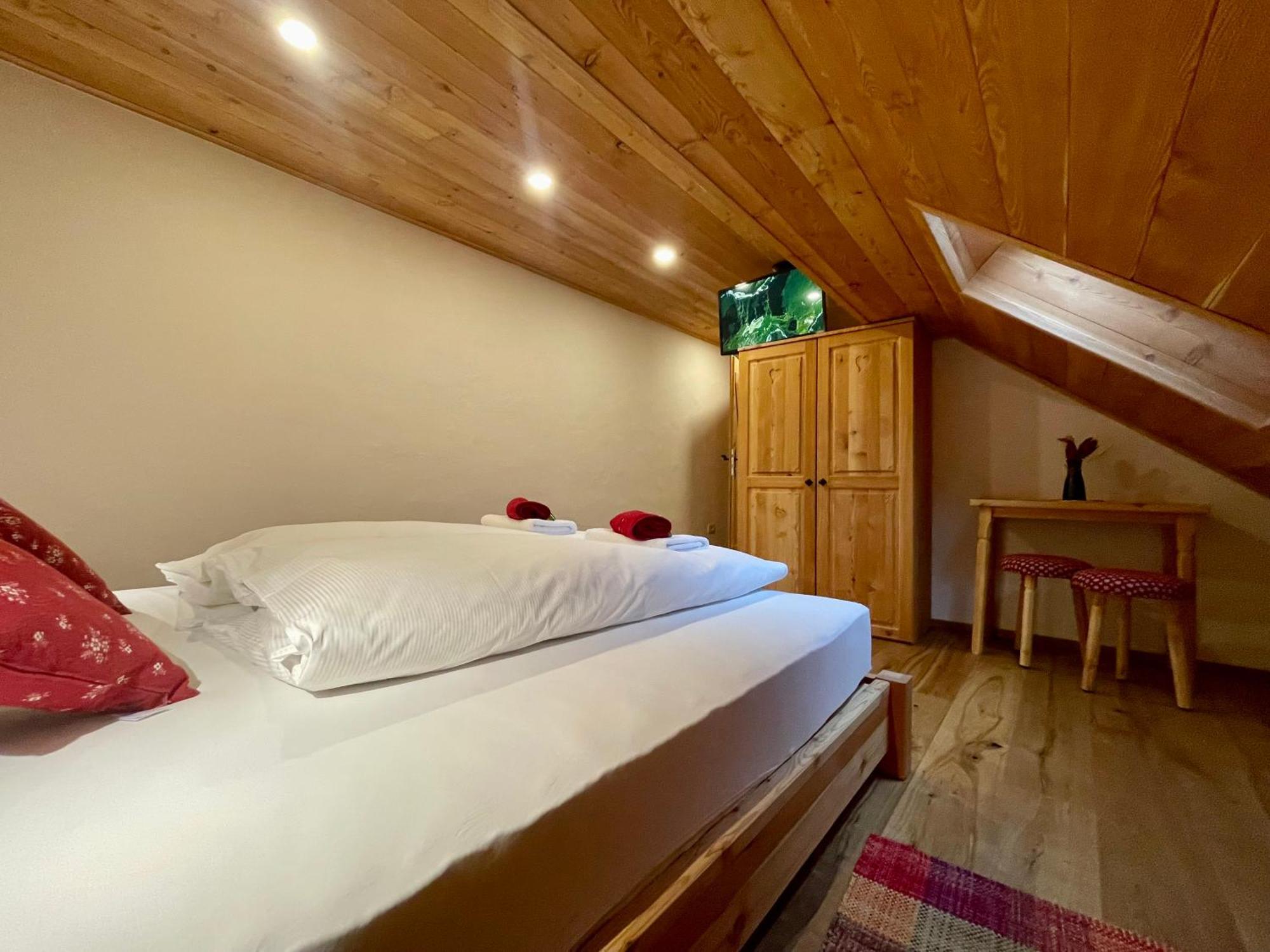 Hotel Surc Kranjska Gora Esterno foto