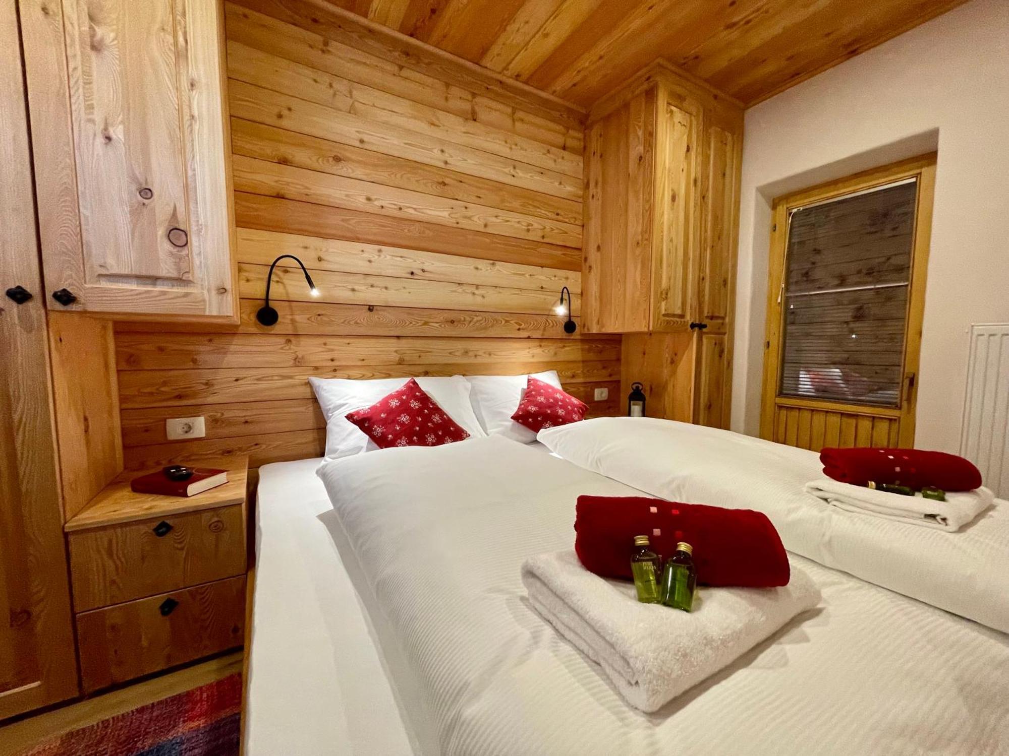 Hotel Surc Kranjska Gora Esterno foto